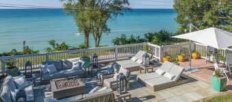 Lake Shore Living - lakefront, pool, sleeps 16