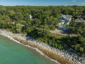 On the beach - Lake Shore Living - lakefront, pool, sleeps 16 (New Buffalo)
