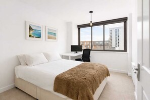 2 chambres, bureau, fer et planche à repasser, Wi-Fi gratuit