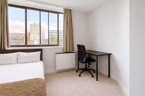 2 bedrooms, desk, iron/ironing board, free WiFi - Large Central Modern Fitzrovia Flat for 4 (Greater London)