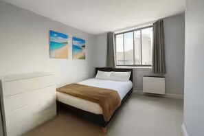 2 bedrooms, iron/ironing board, free WiFi, bed sheets - Large Central Modern Fitzrovia Flat for 5 (Greater London)
