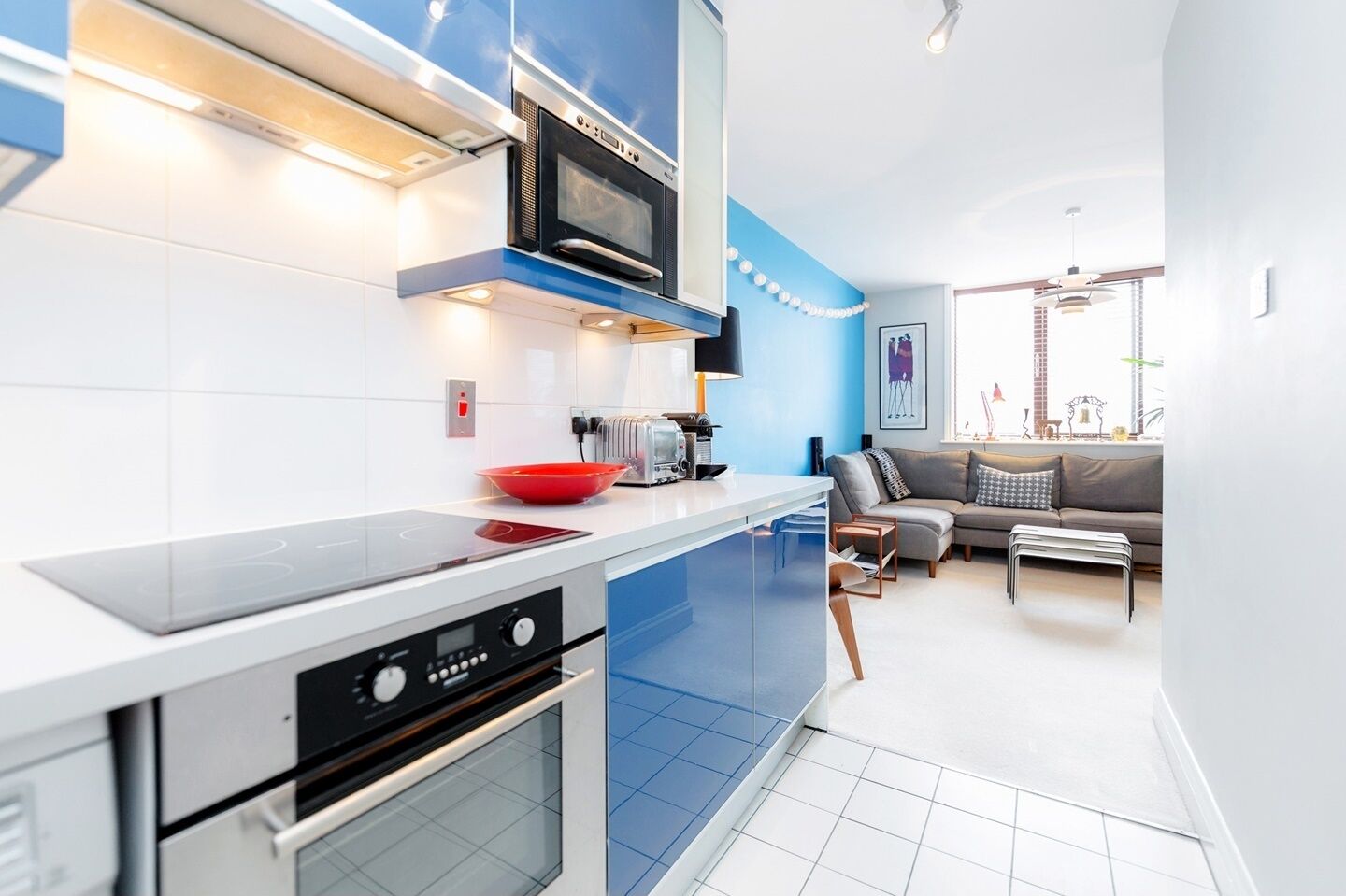 Refrigerador, microondas, horno, placa de cocina