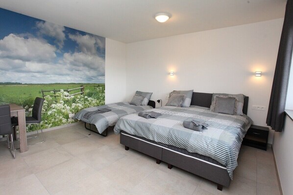 3 chambres, fer et planche à repasser, Wi-Fi gratuit, draps fournis