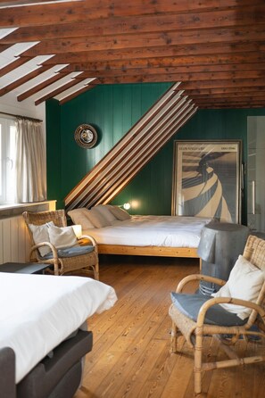 5 bedrooms, free WiFi, bed sheets - Het Wilgenhuis met ruime tuin voor 12p (Ostend)