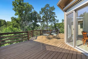 Outdoor dining - Sleeps 12+Lake Views+Game Console+Spacious Layout (Bella Vista)