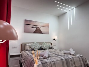 1 bedroom, iron/ironing board, WiFi, bed sheets - Charming 1-bedroom apartment in fabulous Torino with AC (Torino)