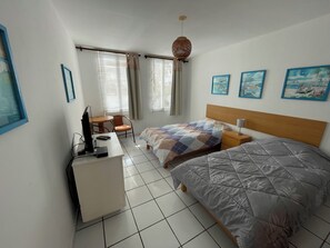 1 bedroom, WiFi, bed sheets - Delightful 1-bedroom apartment in Punta Hermosa. (San Miguel)