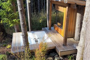 Property grounds - The Wolf Den - A Forest Spa Escape; Cedar Sauna, 3 outdoor tubs & outdoor shower (Juan De Fuca (Part 2))