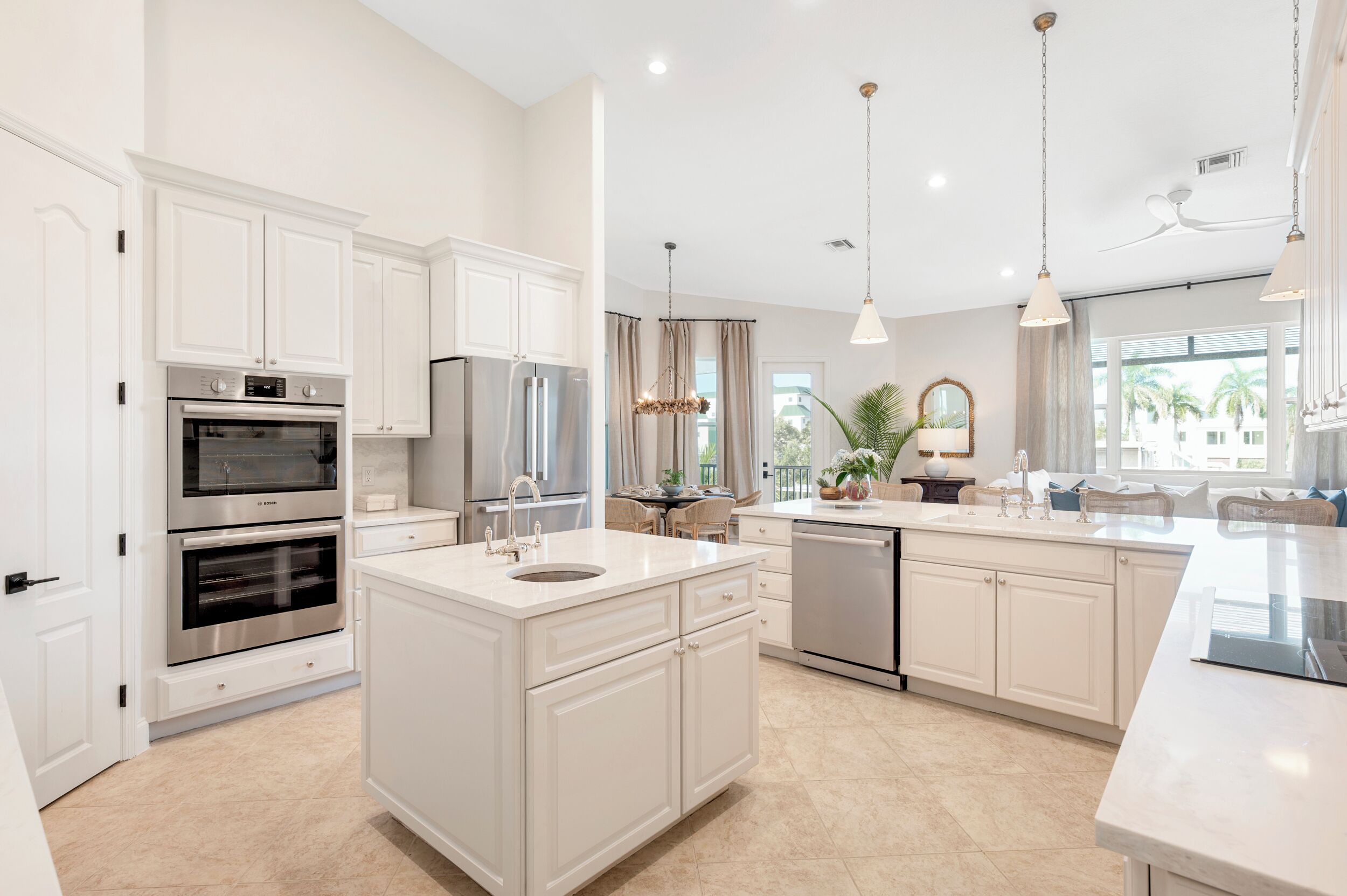 Réfrigérateur, four, plaque de cuisson, lave-vaisselle