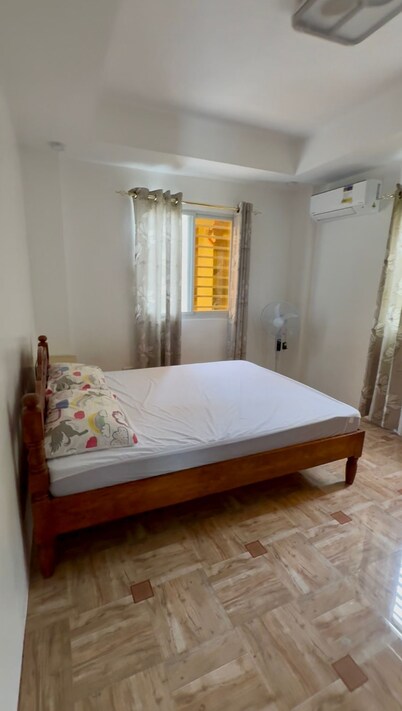 Meadow View House
4 spacious rooms, 3 en suite bathrooms and 1 communal bathroom