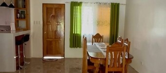 Meadow View House
4 spacious rooms, 3 en suite bathrooms and 1 communal bathroom