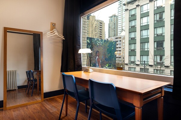 Comfort Double Room, 1 Queen Bed, City View | Desk, free WiFi - The Guesthouse Vancouver Downtown (Vancouver)