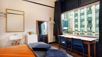 Schreibtisch, kostenloses WLAN, Bettwäsche