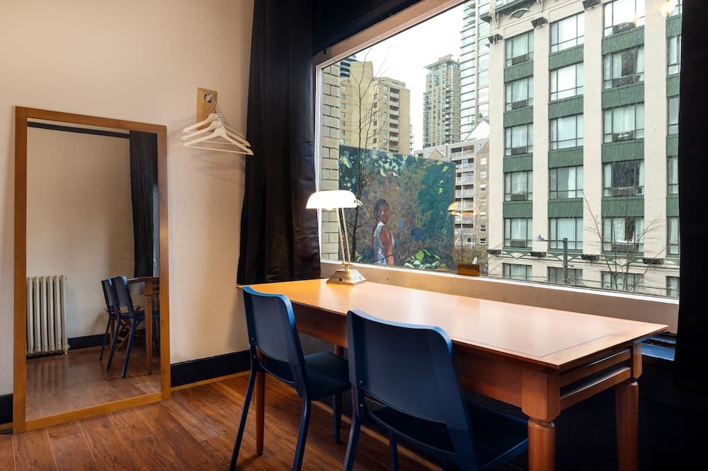 The Guesthouse Vancouver Downtown