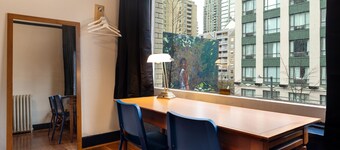 The Guesthouse Vancouver Downtown