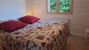 3 habitaciones y tabla de planchar con plancha 