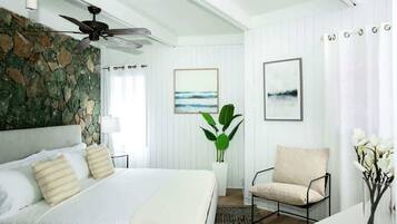 2 bedrooms, desk, iron/ironing board, WiFi