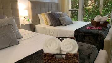 Skrivebord, strygejern/strygebræt, weekendseng, Wi-Fi