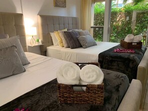 Desk, iron/ironing board, travel cot, WiFi - Steps to Beach Hot Tub Luxe Maui Retreat (Kihei)