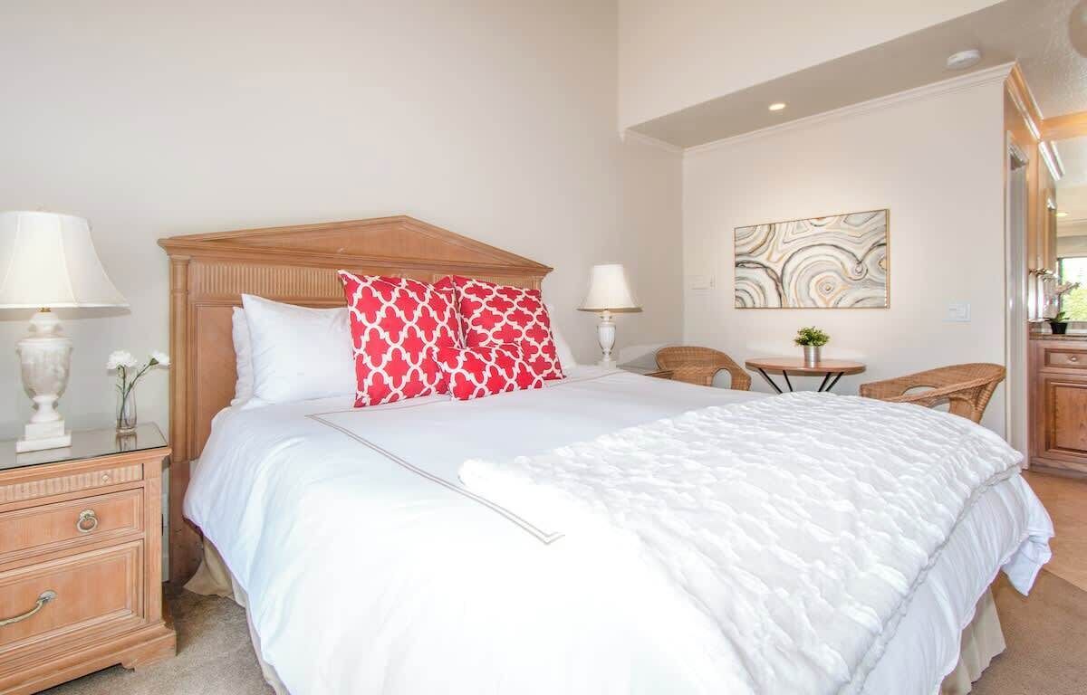 1 bedroom, desk, iron/ironing board, travel cot