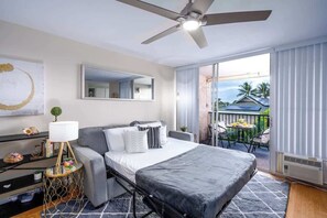 1 bedroom, desk, iron/ironing board, travel cot - Cozy Kihei Getaway | Steps to Beach & Ocean Views (Kihei)