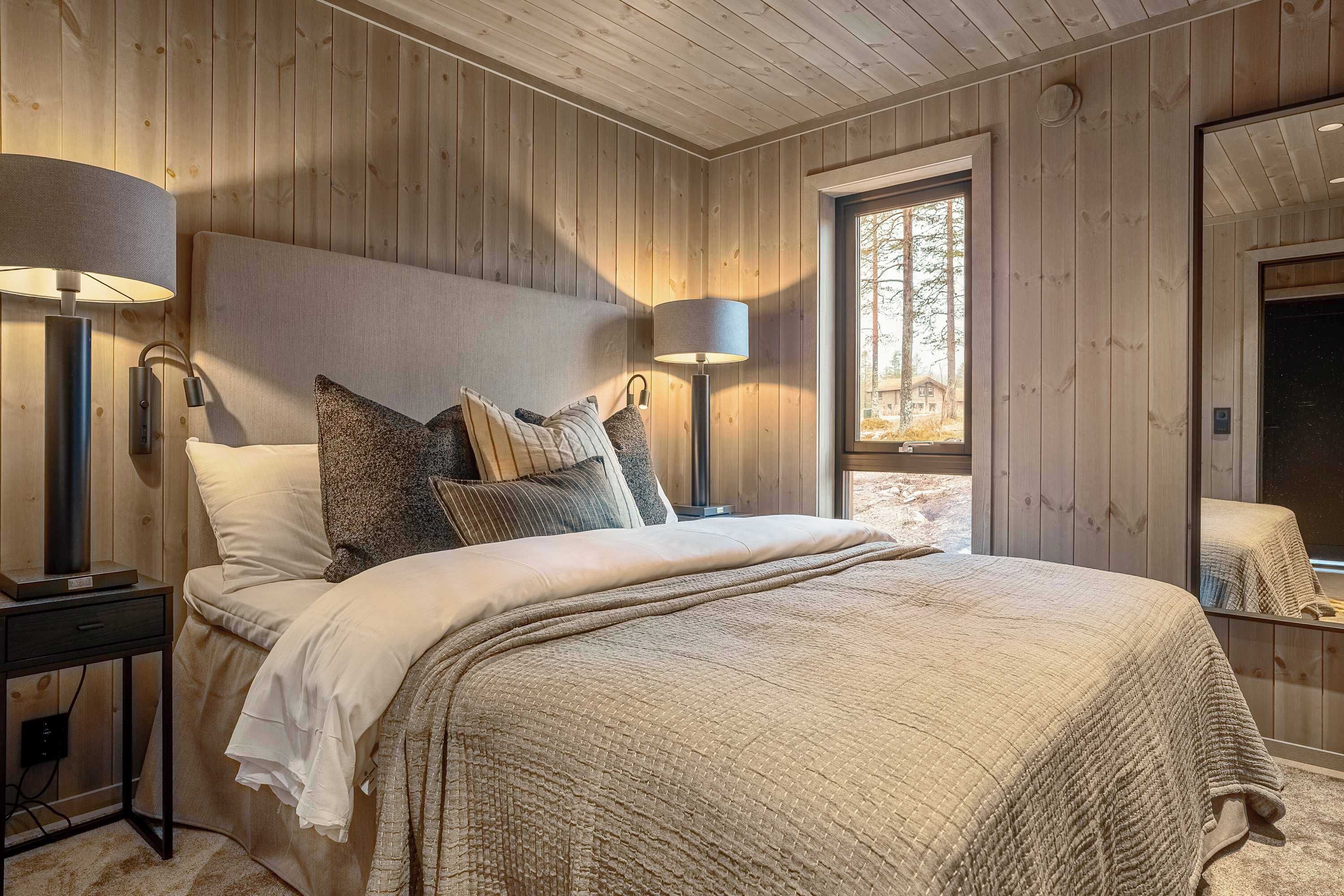 6 Schlafzimmer, Schreibtisch, Bügeleisen/Bügelbrett, WLAN