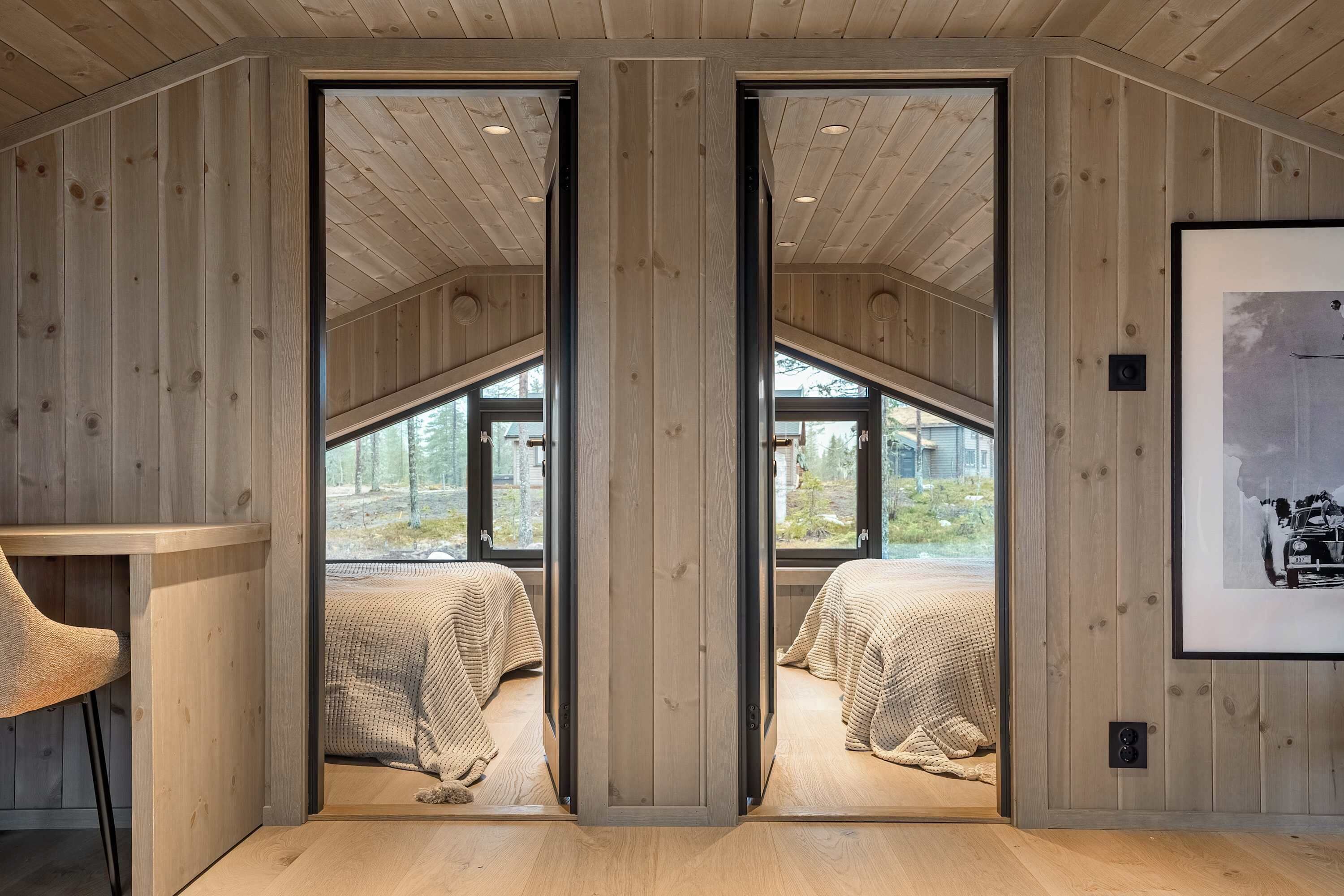 6 bedrooms, desk, iron/ironing board, WiFi