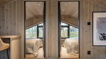 6 quartos, escrivaninha, ferros/tábuas de passar roupa, Wi-Fi