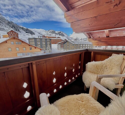 Haus Wallis - Family Room Simsalabim - Ski-In and Out at Ski Arlberg