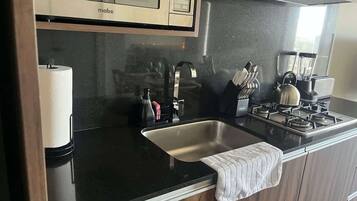 微波炉、炉灶、烤面包机、厨具/餐具