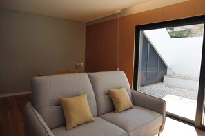 Living area - 1-bedroom apartment with terrace (Porto)