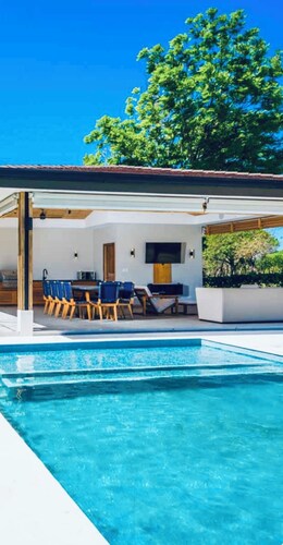 5-star Reserva Conchal 2 min from beach-Golf cart. FREE beach club access . LUX
