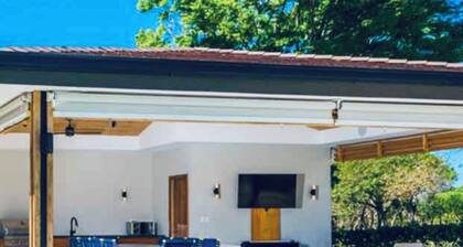 5-star Reserva Conchal 2 min from beach-Golf cart. FREE beach club access . LUX