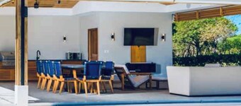 5-star Reserva Conchal 2 min from beach-Golf cart. FREE beach club access . LUX