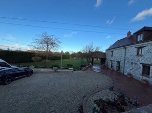 Property grounds - Le Merisier (Épieds)