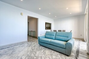 Interior - De Redin Collection / Suite No.16 / Ocean Views (Sliema)