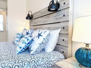 Studio - Exclusive Studio Steps to the Beach With Pool (Hollywood)