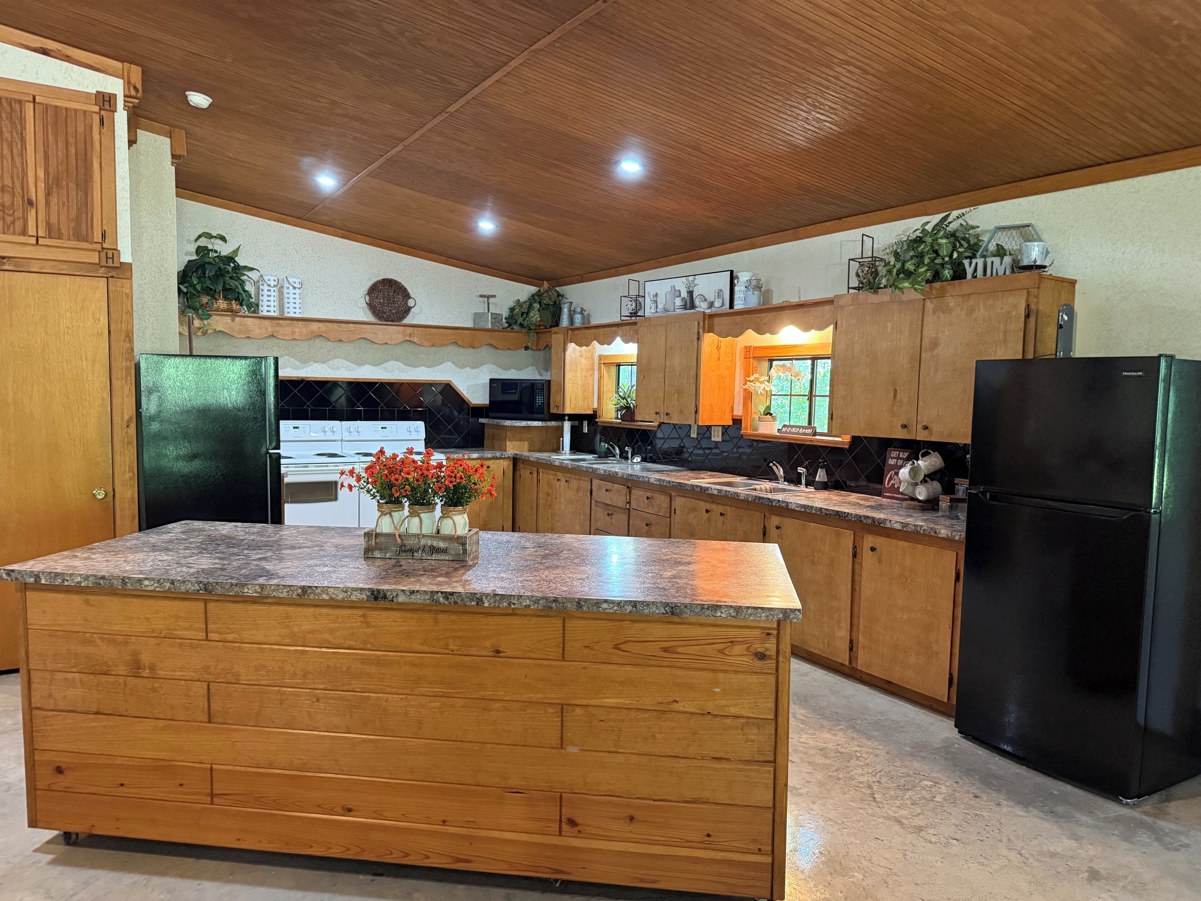 雪櫃、微波爐、焗爐、爐具