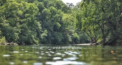 Picturesque lodge with AC in Glenwood - 2 bedrooms sleeping 26.