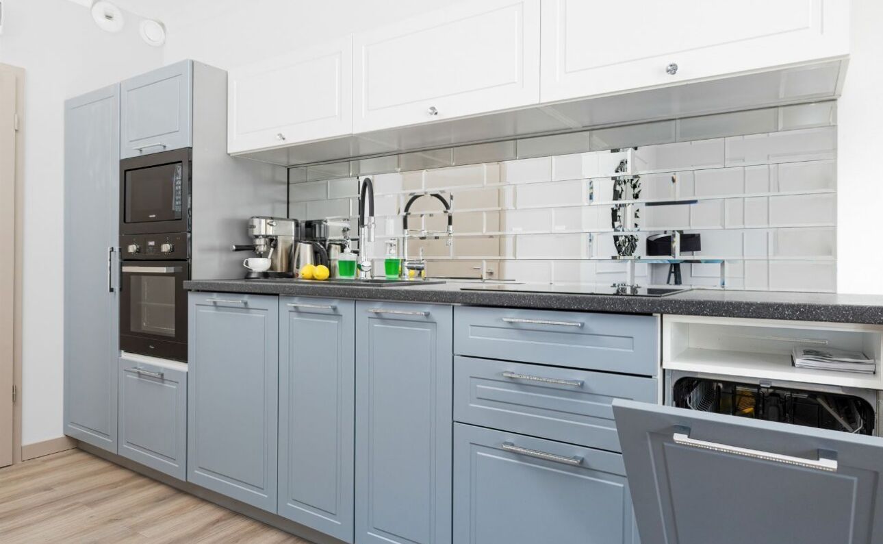 冰箱、微波炉、烤箱、炉灶