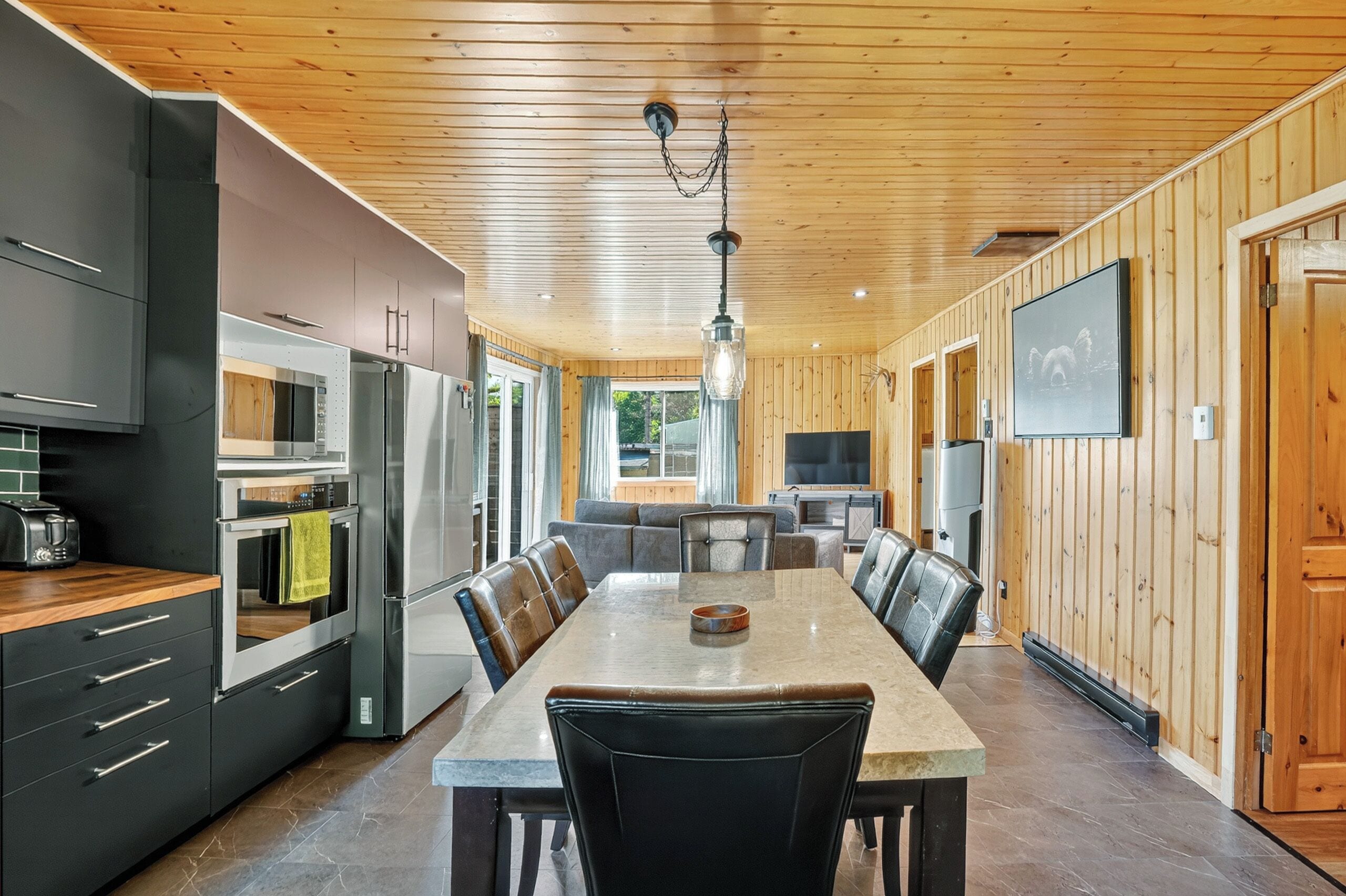 Frigorífic, microones, forn i placa de cuina 