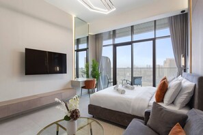 Desk, iron/ironing board, travel cot, WiFi - Stylish Comfort Studio in Westwood Grande (Jumeirah Village Circle (JVC))
