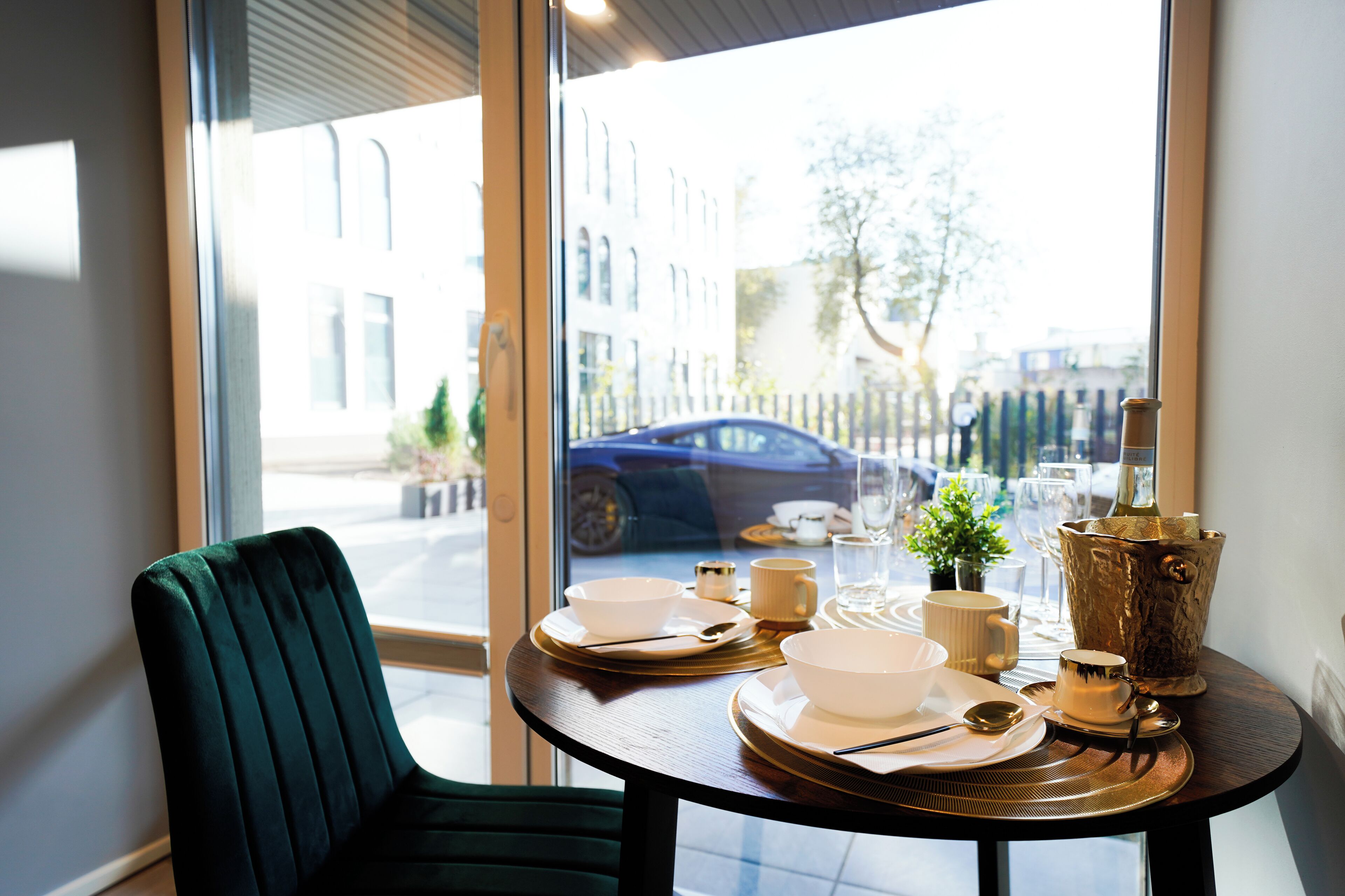 Svaja ApartHotel 1 | Iron/ironing board, free wired Internet