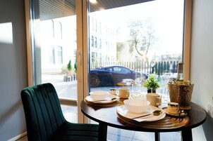 Tabla de planchar con plancha y internet por cable gratis 