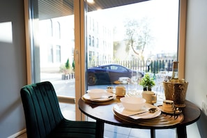 Svaja ApartHotel 1 | Tabla de planchar con plancha y internet por cable gratis