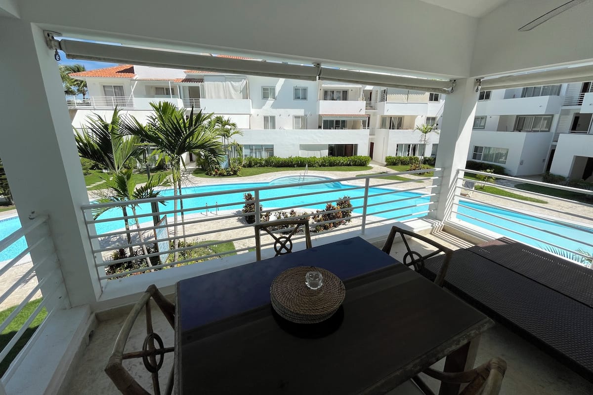 Villa Premium, 2 habitaciones, vista a la alberca, junto a la alberca | Servicio a la habitación