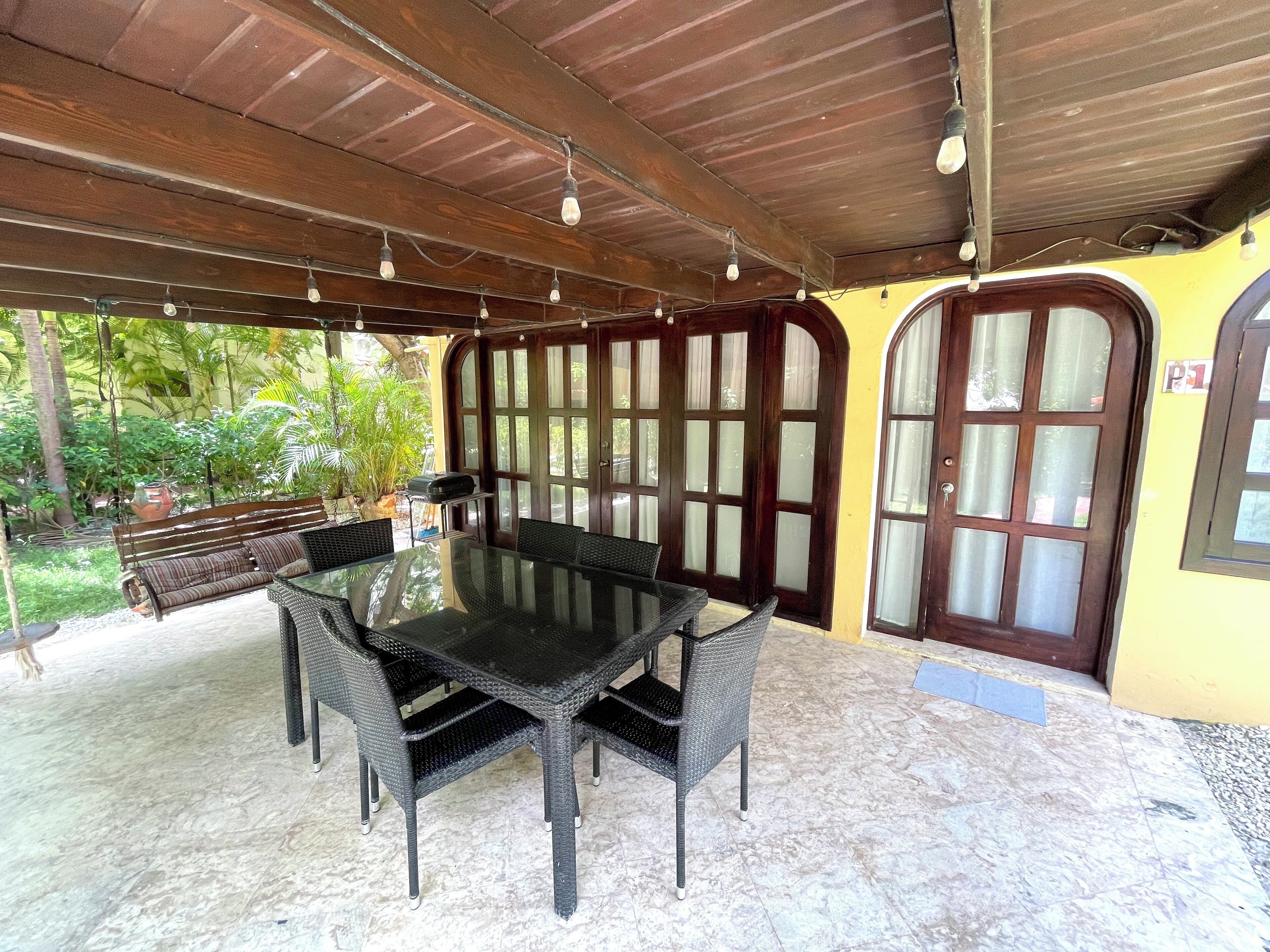 グランド ヴィラ 2 ベッドルーム ガーデン | 客室内のダイニングエリア