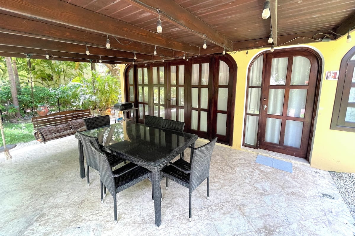 Grand Villa, 2 Bedrooms, Garden Area | In-room dining