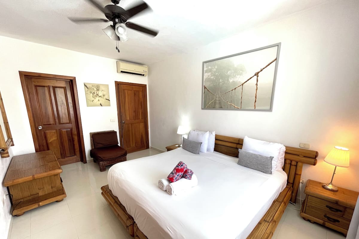 Penthouse familiar, 3 habitaciones, junto a la alberca | Caja de seguridad en la habitación, wifi gratis y ropa de cama