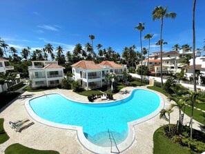 بنتهاوس عائلي - ٣ غرف نوم - بجانب المسبح | إطلالة الغرفة